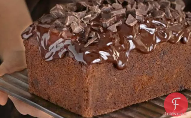 Pão de chocolate denso e escuro