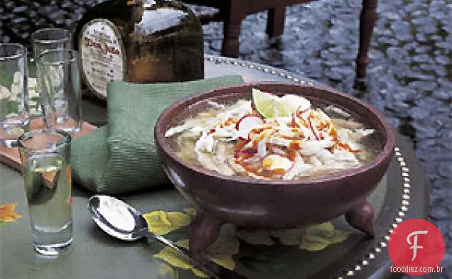 Canjica e sopa de porco com molho Arbol Chile