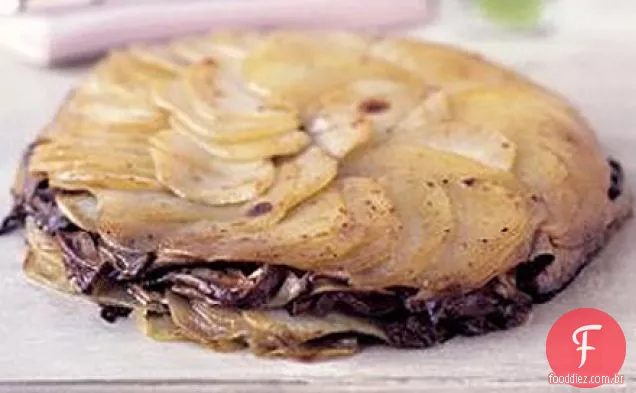 Bolo selvagem do cogumelo & da batata