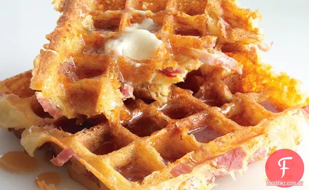 Waffles de presunto e queijo