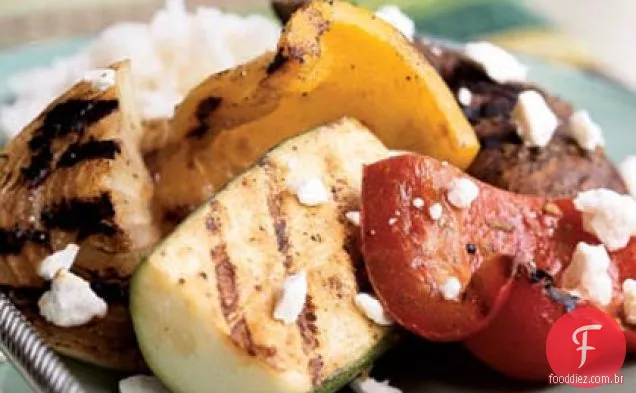 Legumes grelhados com queijo Feta