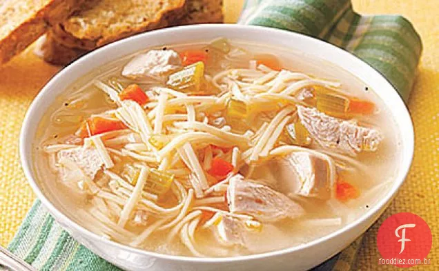 Sopa De Macarrão De Galinha