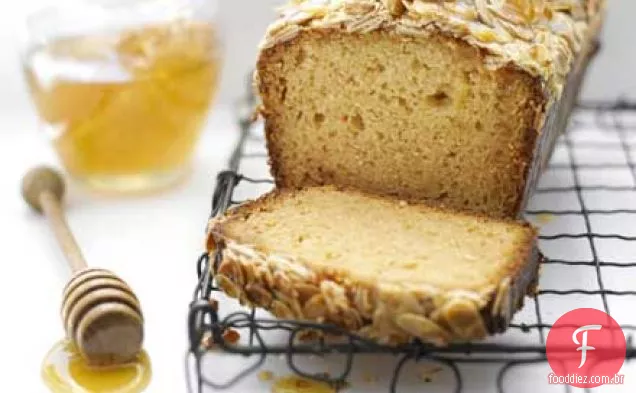 Bolo de mel com crise de amêndoa melada