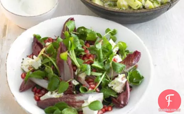 Chicória, romã e salada feta