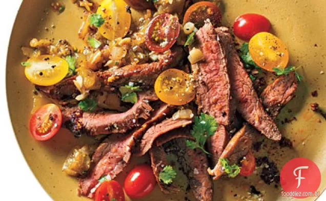 Bife de saia grelhado e molho Tomatillo assado