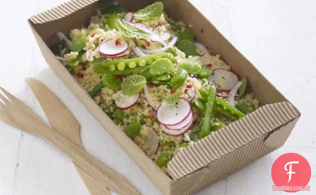 Bulgur & broad bean salada com molho picante