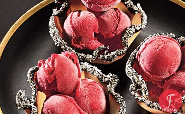 Sorvete de Cranberry em copos Tuile