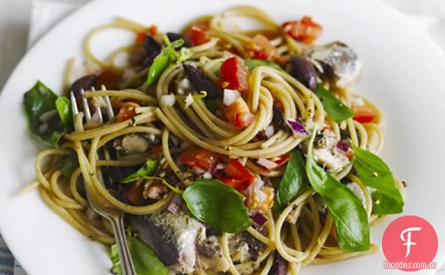 Salsa spaghetti com Sardinha