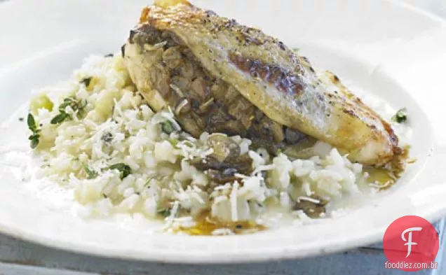 Frango recheado com cogumelos com risoto de tomilho limão