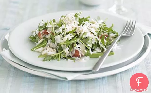 Salada de caranguejo, abacate e rúcula