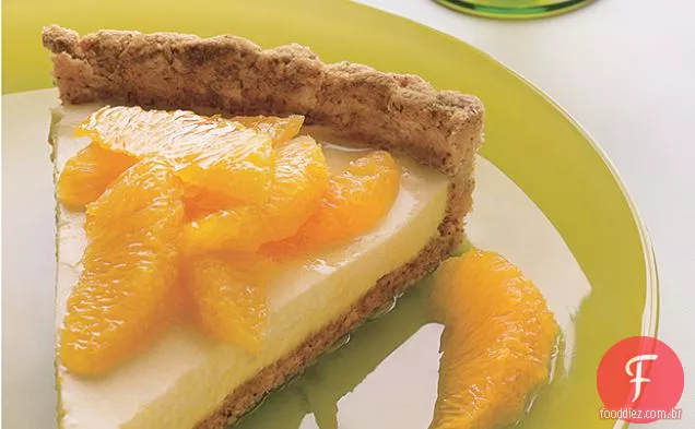 Torta de creme com laranjas, mel e crosta de amêndoa torrada