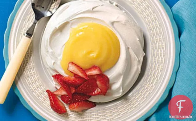 Ovos De Merengue Recheados Com Coalhada De Limão
