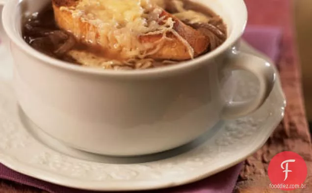 Sopa de cebola com Crostini de queijo