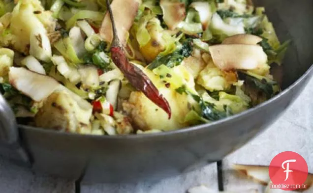 Repolho Gujarati com coco e batata