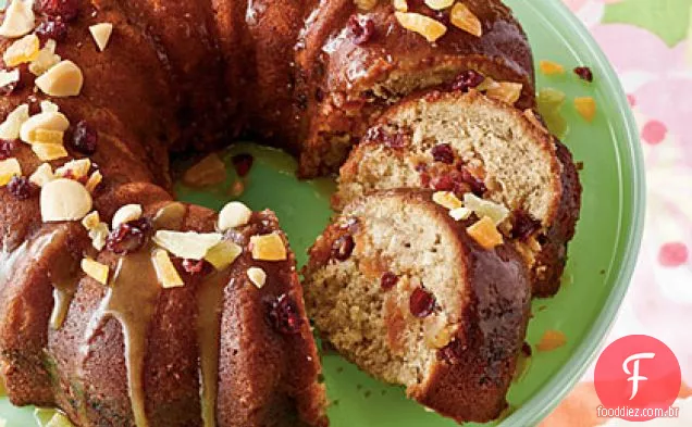 Bolo de especiarias com molho de baunilha e Rum embriagado
