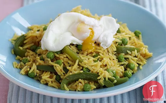 Ovo escalfado com arroz picante