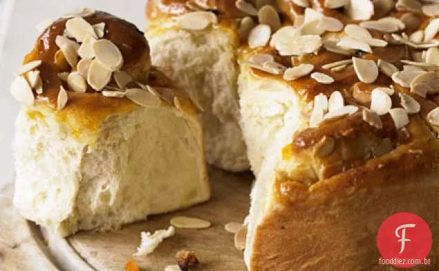 Apricot & almond Chelsea buns