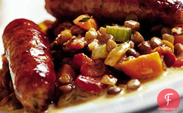 Salsichas com lentilhas cremosas