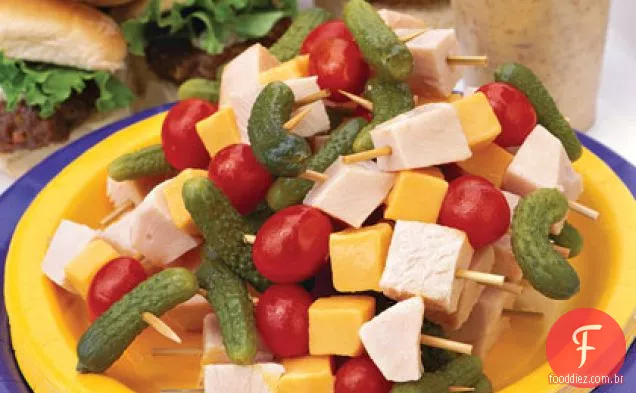 Turquia-Cheddar Kabobs Com Molho De Mostarda De Mel