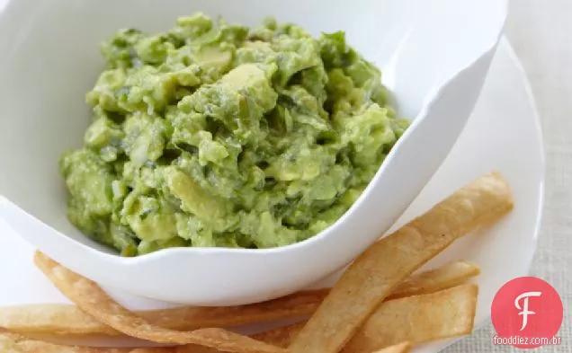 Guacamole com Jalapeño carbonizado e cebolinhas