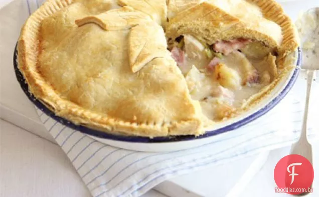 Frango, presunto, alho-poró e torta de batata assada