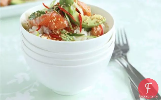 Salmão japonês e arroz de abacate