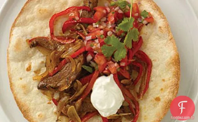 Fajitas com carne assada