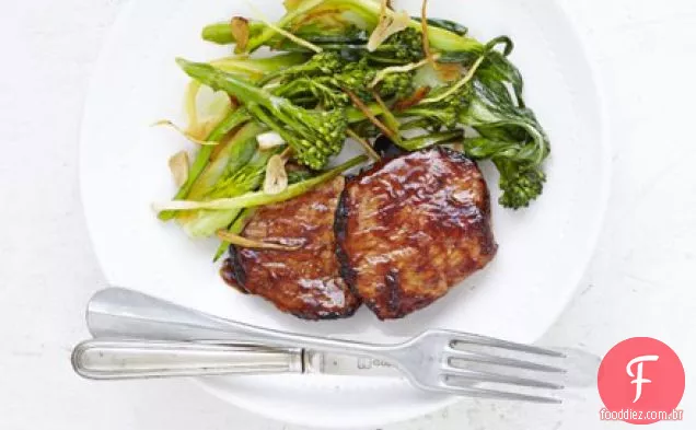 Hoisin porco com alho e gengibre verdes