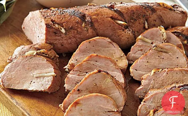 Lombo de porco grelhado com tomate verde-salsa de abacaxi