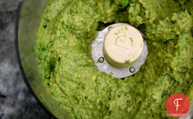 Guacamole De Ervilha Esmagado Com Coentro, Gengibre E Limão