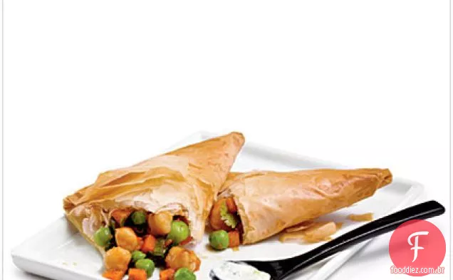 Picante Grão De Bico Samosas com Raita