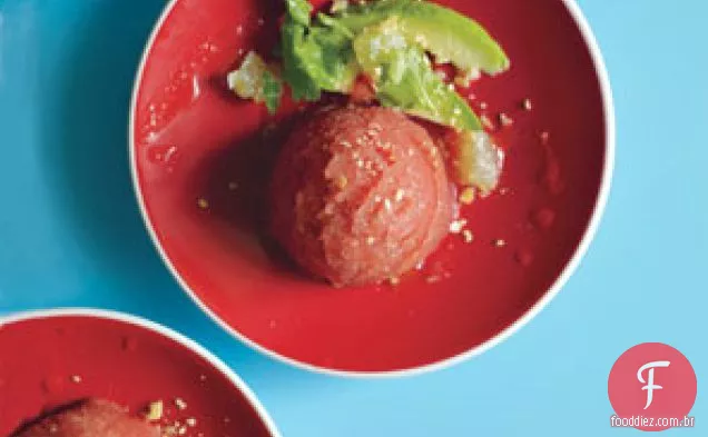 Abacate Com Sorvete De Tomate Saboroso E Batatas Fritas
