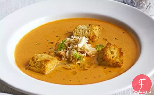 Bisque de caranguejo da Cornualha com croutons de limão