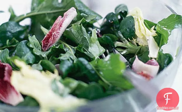 Salada de folhas amargas