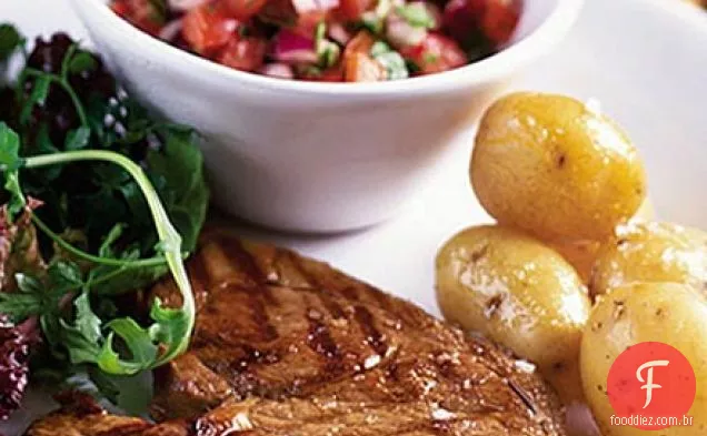 Cordeiro quente com salsa mexicana
