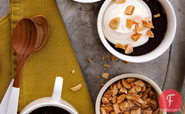 Panelas de Creme de baunilha com Chocolate escuro e amêndoas torradas