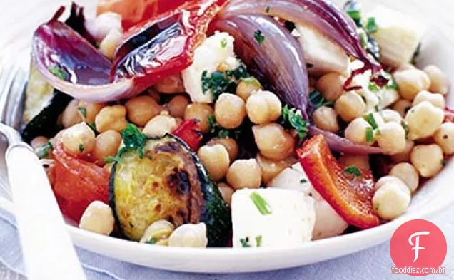 Salada de grão de bico quente