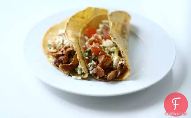 Tacos De Frango Com Salsa De Abacate