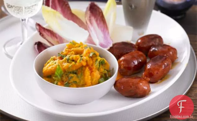 Molho de batata doce com chouriço e dippers de chicória