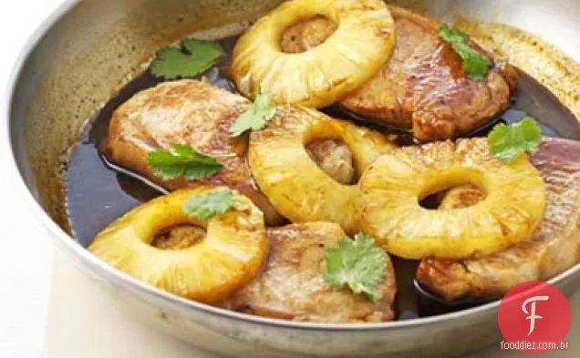 Carne de porco temperada com abacaxi