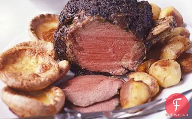 Carne rara com mostarda Yorkshires
