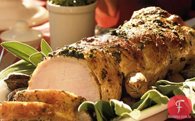 Porco assado com sálvia e Pesto De Noz-Pecã