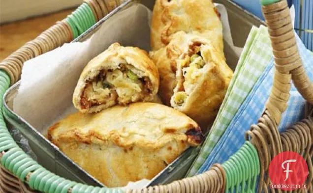 Pastéis de queijo e Marmite