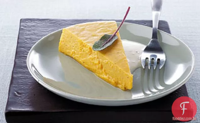 Pudim de abóbora com molho de sálvia parmesão
