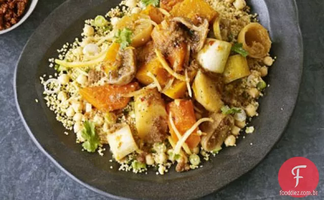 Cuscuz vegetal com grão de bico e limões preservados