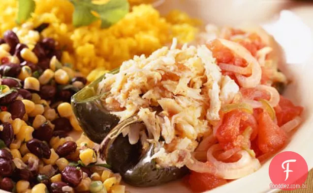 Poblanos Recheados Com Frutos Do Mar Com Molho De Tomate Quente