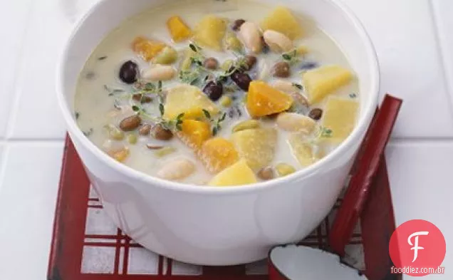 Sopa de vegetais de inverno saudável