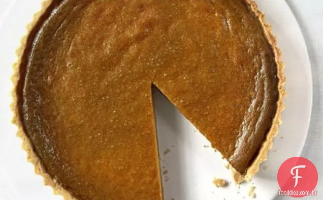Torta de abóbora clássica com creme de noz-pecã e bordo