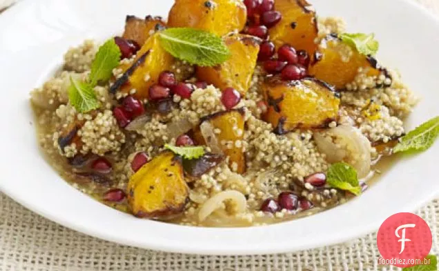 Guisado de Quinoa com abóbora, ameixas e romã