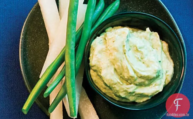 Veggie Sticks com molho de abacate e limão